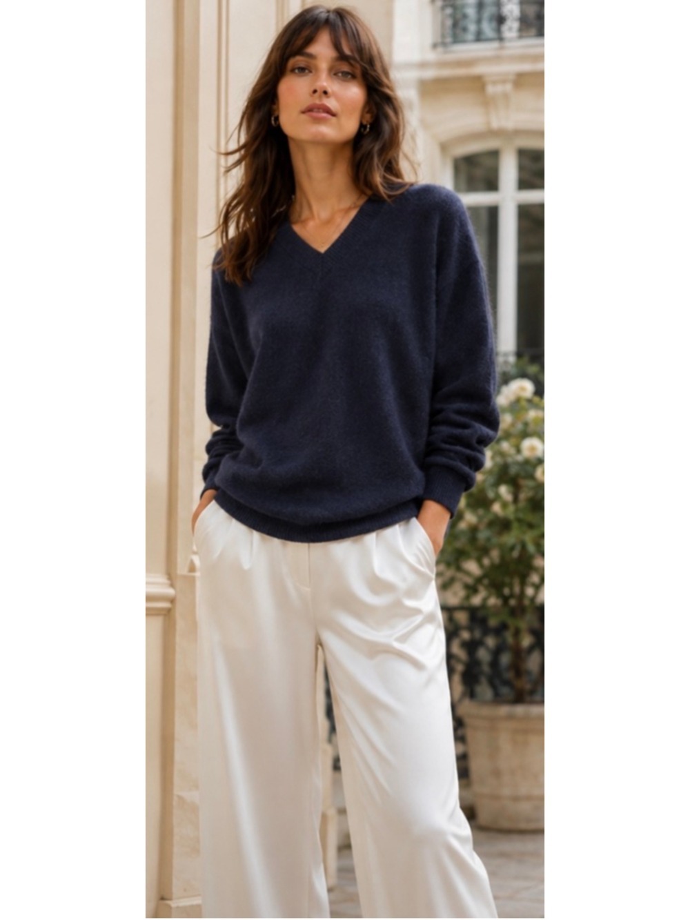 Women's Barneys New York Cashmere V-Neck Sweater Navy Size L